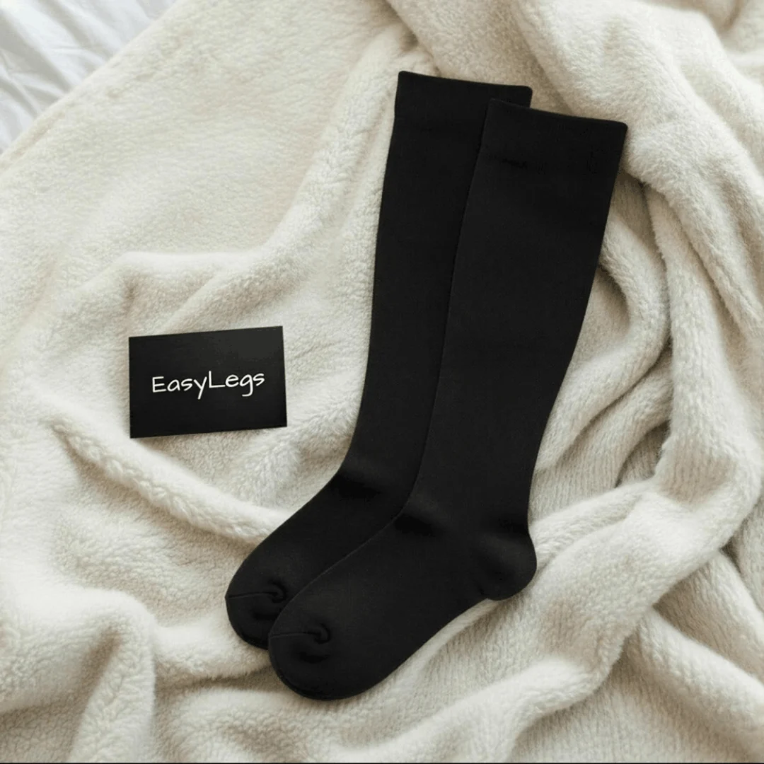 EasyLegs női kompressziós zokni fekete színben, fehér takarón